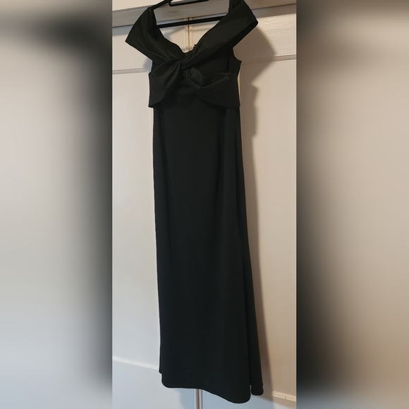 ELIZA J, Satin-Bow Off-The-Shoulder Gown, Size 18 - Picture 5 of 16